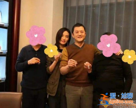 李亚鹏与妻子离婚了吗?娇妻海哈金喜独自带娃回老家 带哭腔录制视频