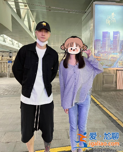 蒋劲夫近况曝光!穿4000元外套现身楚河汉街 美女求合影遭网暴