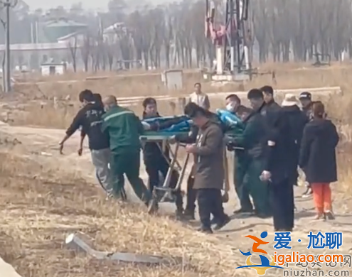 网红张雷车祸去世!开改装车狂飙280码 救护车晚到车毁人亡