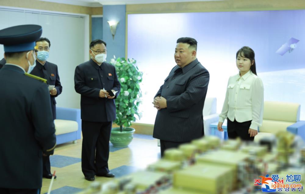 金正恩视察朝鲜国家宇宙开发局要求如期发射军事侦察卫星 美日韩慌了？