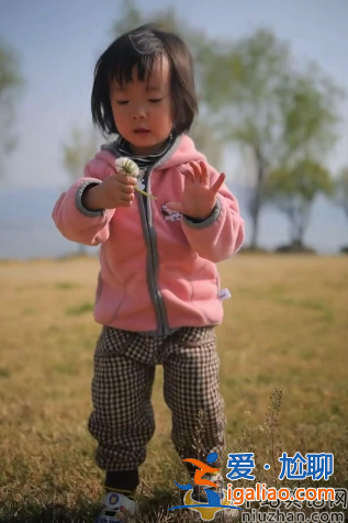 江一燕女儿首次曝光!大眼睛瓜子脸似赵毅 疑定居云南农村别墅