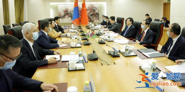秦刚同蒙古国外长巴特策策格会谈 双方一致同意加强防治沙尘暴合作？