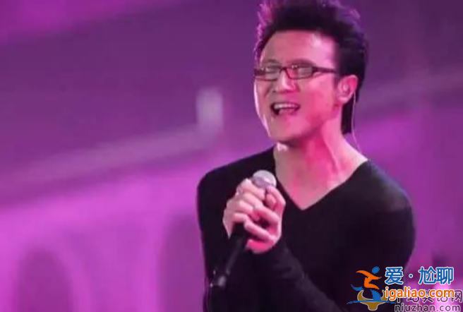 汪峰怎么了?接房地产商演被吐槽唱歌太难听 曝三首歌赚300万