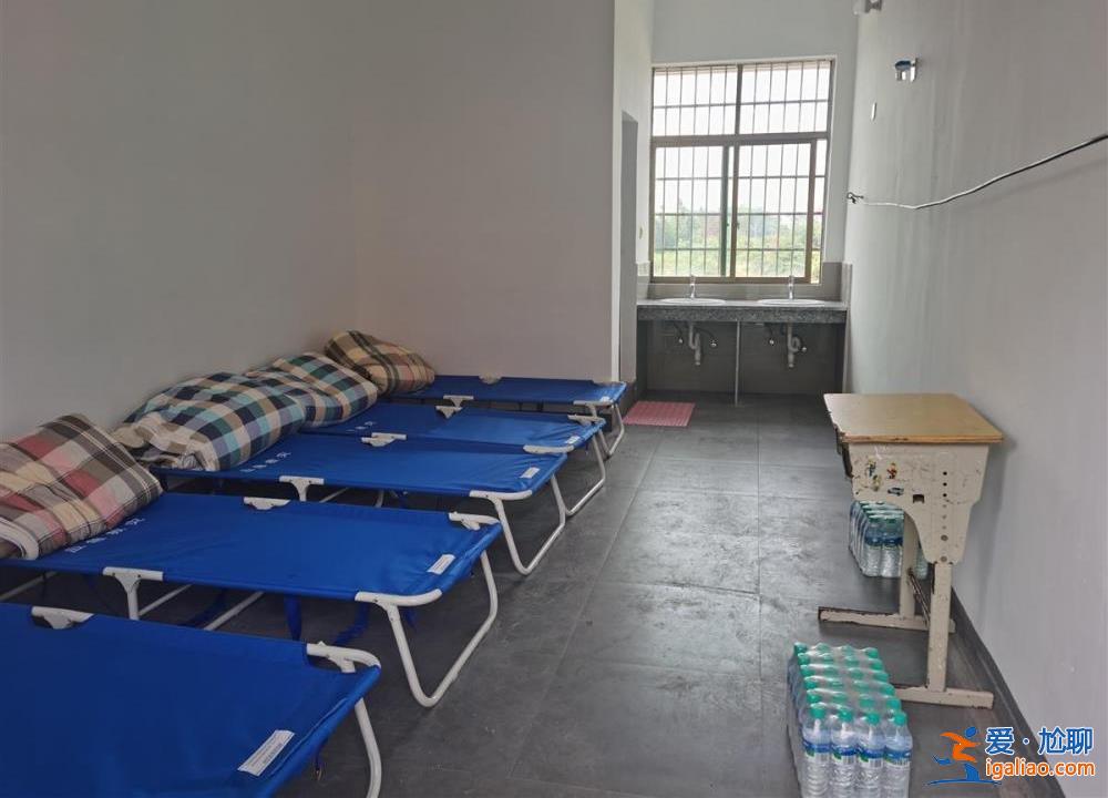村民遇大水“敲门”住进学校 有农户稻田鱼塘均被淹？