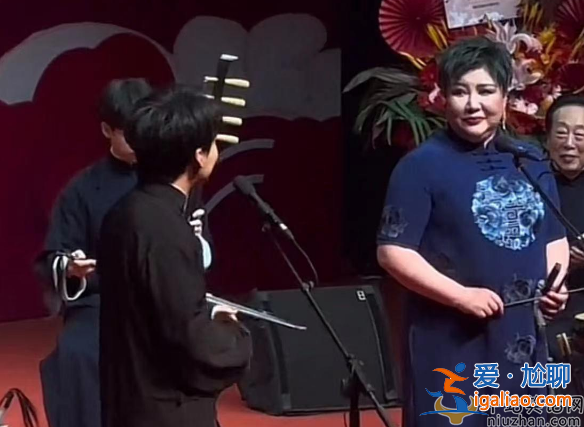 郭德纲老婆王惠近照曝光!染绿头发容貌大变 郭麒麟叫妈显谦卑