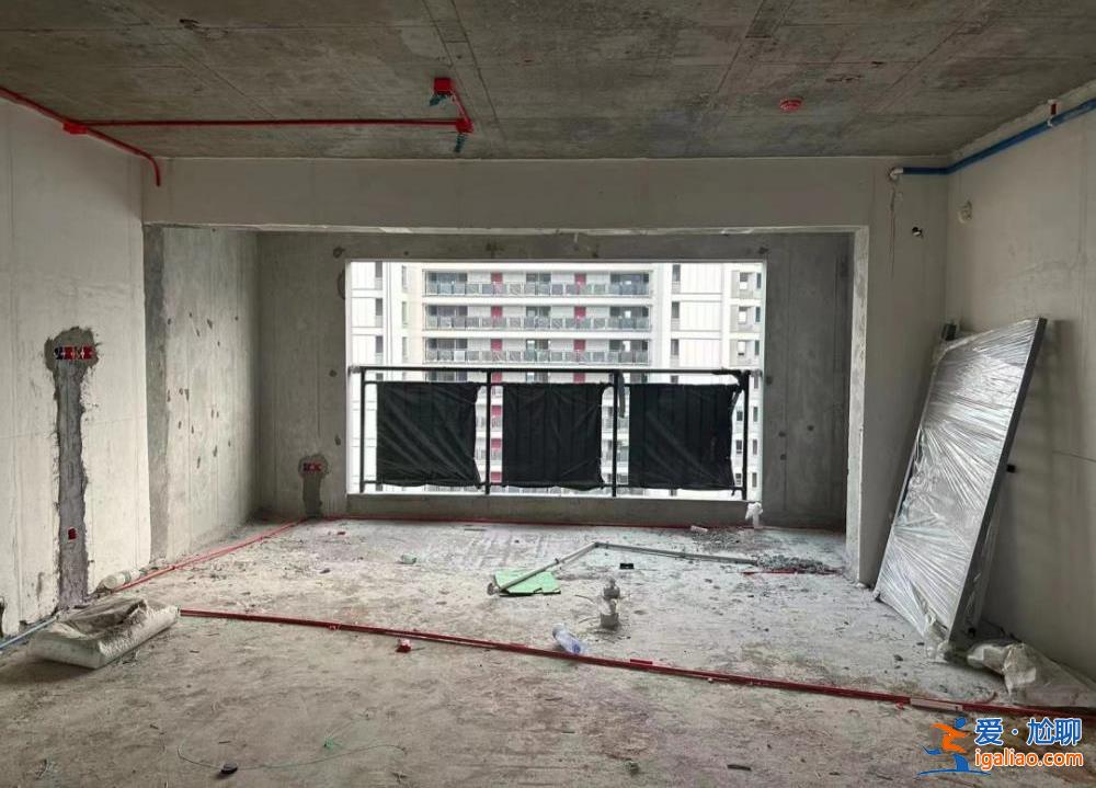 福建福州一未交付小区两户承重墙被私拆 相关部门已介入调查？