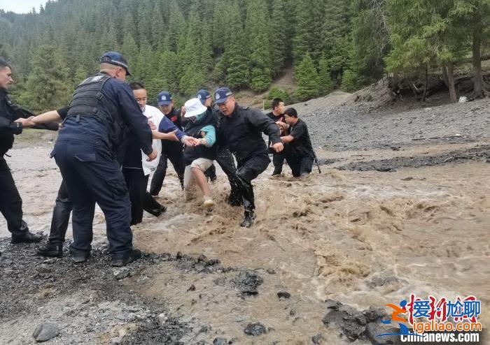 乌鲁木齐板房沟景区突发融雪性洪水 30名游客被困民警救援？