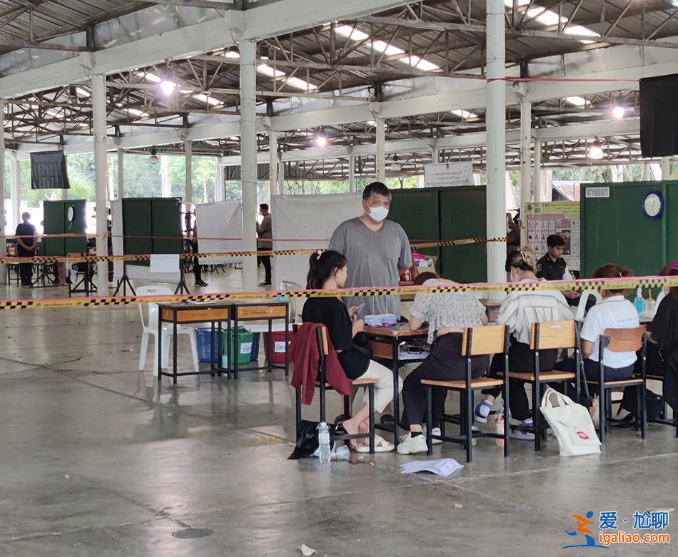 泰国18岁女生首次行使投票权 相信泰国有更好的未来？