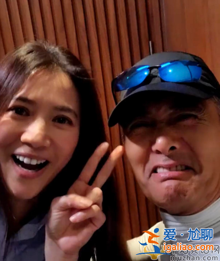 周润发袁咏仪关系怎么样?庆生现场搂抱袁咏仪索吻，发嫂不悦
