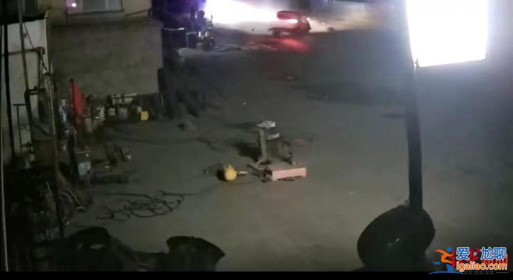 黑龙江一酒驾司机被追缉后撞树重伤死亡 交警径直驶离现场被判违法？