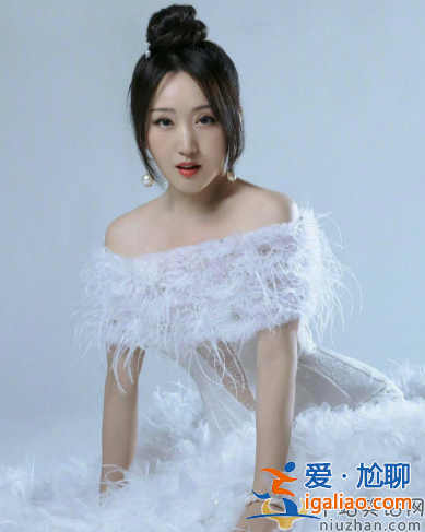 杨钰莹结婚了吗生孩子了吗?小腹隆起被疑怀孕