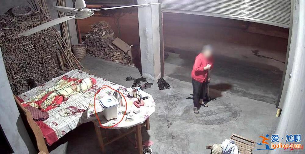 监控看到77岁留守母亲病倒 在外工作儿子联系当地民警“千里救母”？