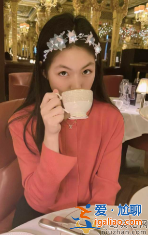 李湘怎样富养王诗龄?王诗龄回国过六一，浑身奢侈品变网红