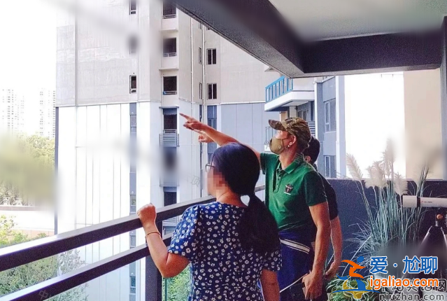 任达华近况曝光!内地买房戴安全视察工地，曾在广东遇刺受重伤