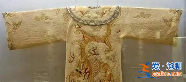 盗墓团伙穿清代龙袍炫耀怎么回事[清代龙袍]？