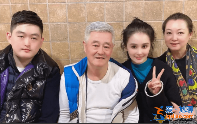 赵本山儿子叫什么名字?近况曝光和美女打闹太亲昵