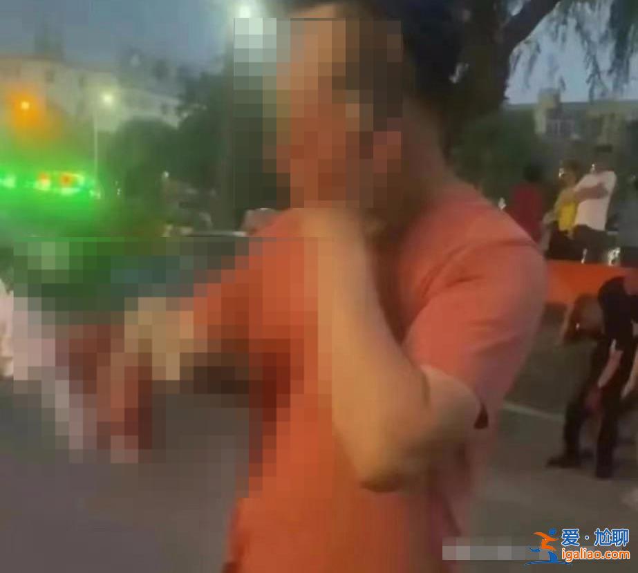 嫌疑人已被控制 伤者正接受治疗？