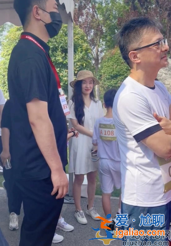 霍思燕嗯哼近况曝光!带儿子参加周润发亲子跑