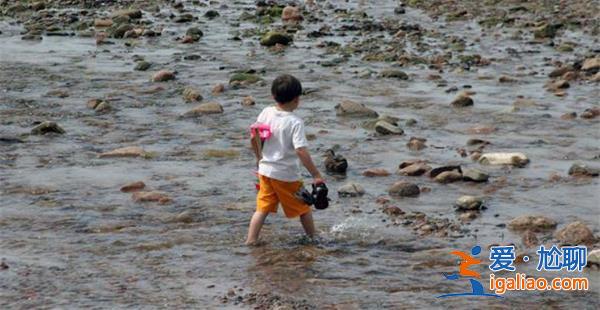 男子受托帮接小孩未接上致孩子溺亡，需不需要承担责任[男子]？