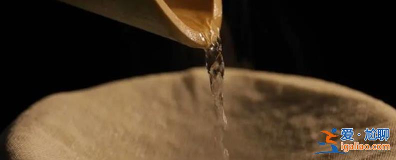茅台 五粮液大跌 白酒板块怎么了 投资逻辑变了 有哪些变化？