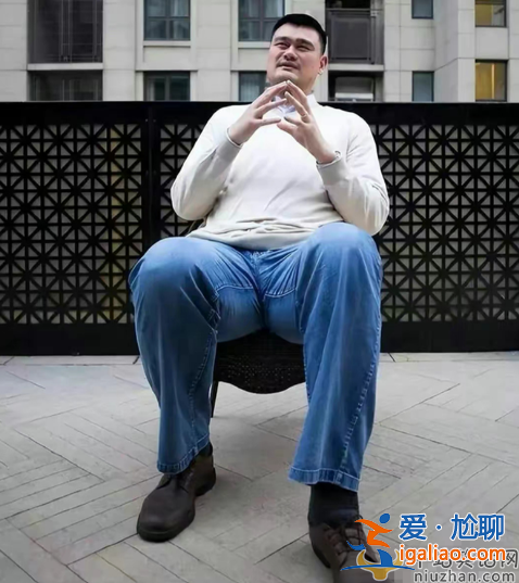 姚明怎么了?体重失控近400斤，身体变差妻子叶莉很自责