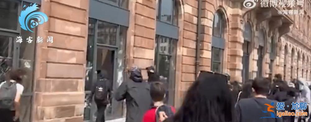 法版“弗洛伊德事件”持续发酵！超1300人被捕 马赛最大图书馆被烧毁？