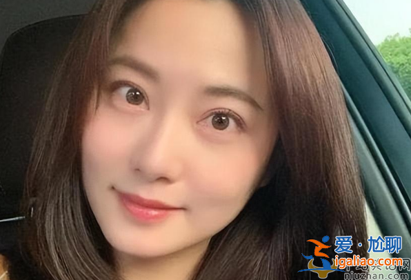 35岁女星周雳岑病逝!去世原因不详，陈乔恩丈夫灵堂送别