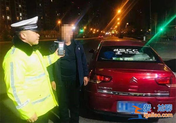 亮证逃查酒驾事件执勤辅警为何被辞，执勤辅警真的被辞吗[酒驾事件]？