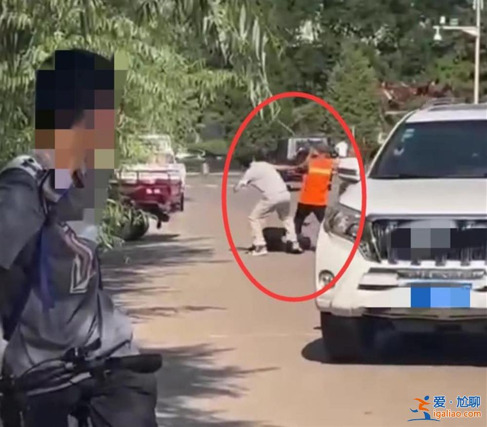 正协助警方抓人？