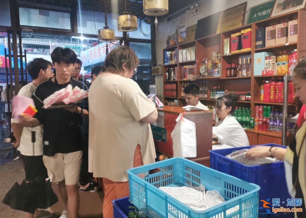 有店主花15万开店一个月就倒闭 不少店铺着急转让？