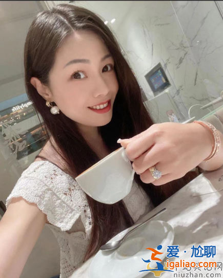 李龙基未婚妻被传是小姐是真的吗?女方小36岁已得7套房