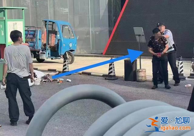 在长沙街头 他杀害了妻子？