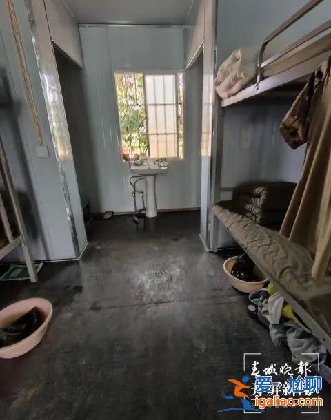 160多名孩子住工棚！有人10多天没洗澡？