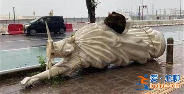 台风卡努吹飞冲绳自由女神像？