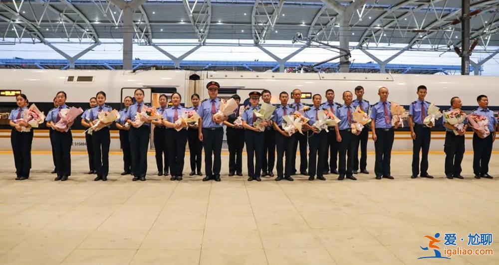 K1178次列车乘务人员每人获奖励1万元？