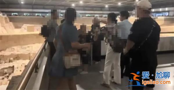 西安兵马俑景区内多个人互殴[个人互殴]？