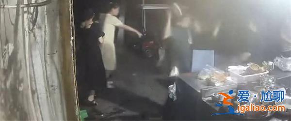 乐山酒后打砸夜宵摊社区书记已停职为什么要打砸夜宵摊[打砸夜宵摊原因]？