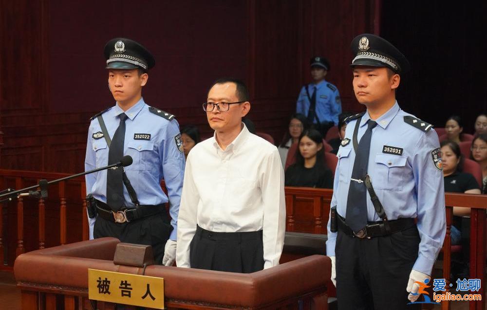 上海市人民检察院原检察长张本才一审被控受贿4832万余元？