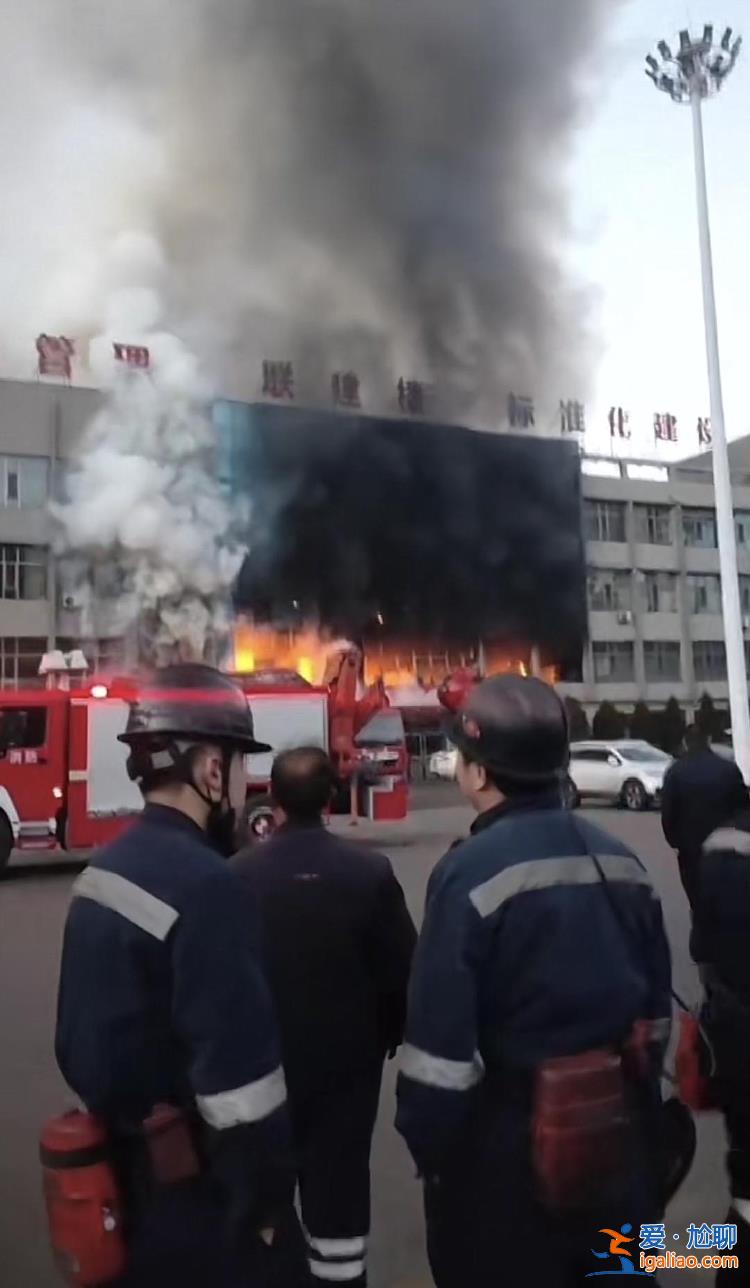 事发时系早班工人上班时间？