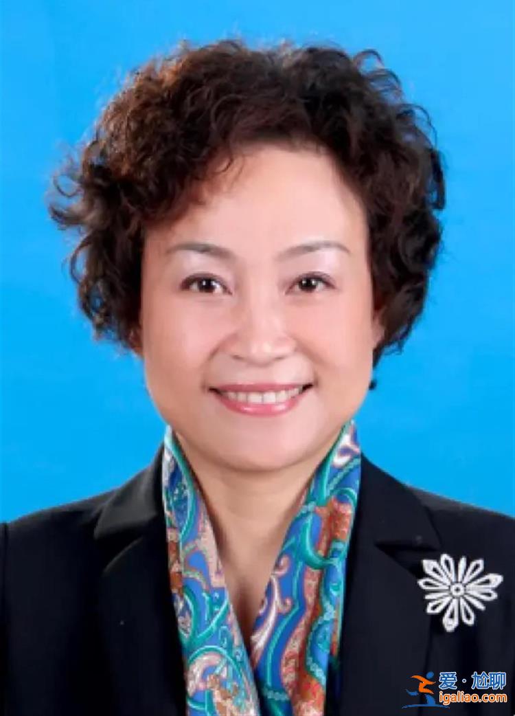 四川“贪腐夫妇”在父亲葬礼上收230万 两人在一个领导班子共事2年？