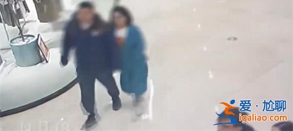 男子丢失30万手机 女子以为捡到老年机 原因是这一点？