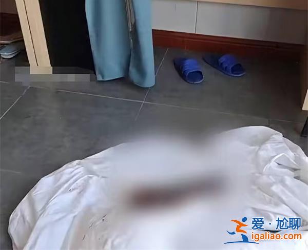 男子退房床单全是肮脏异物，酒店将其全部扔掉[全部扔掉]？