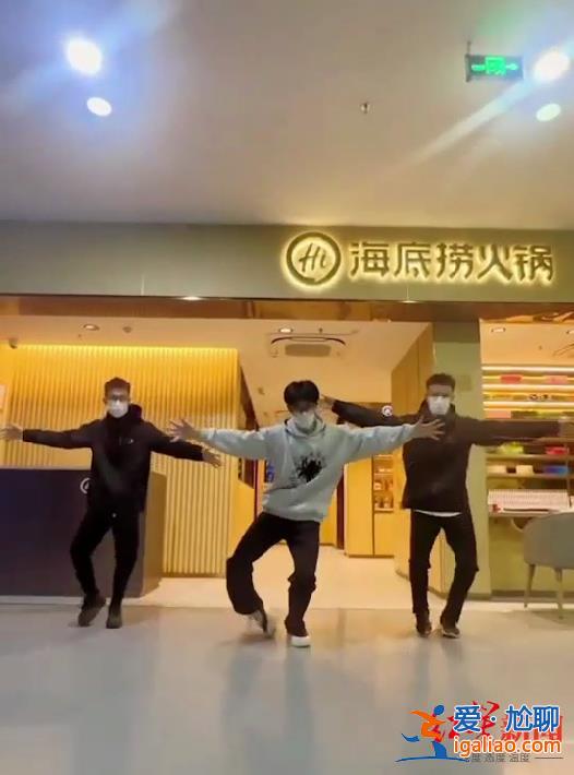 以后定时定点表演？