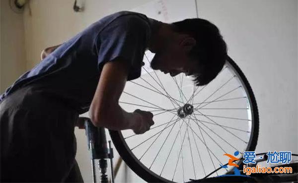 90后小伙用竹子造自行车，出口数量达6万[竹子自行车出口]？