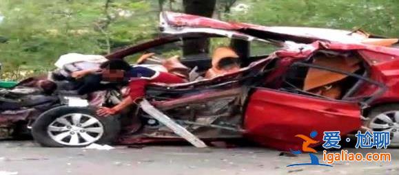 贵州致3死车祸伤者母亲称还在抢救中[伤者母亲]？