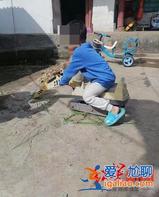 云南普洱3岁“奥特曼男孩”遇害案开庭 嫌犯疑因儿子坐牢向受害者泄愤？