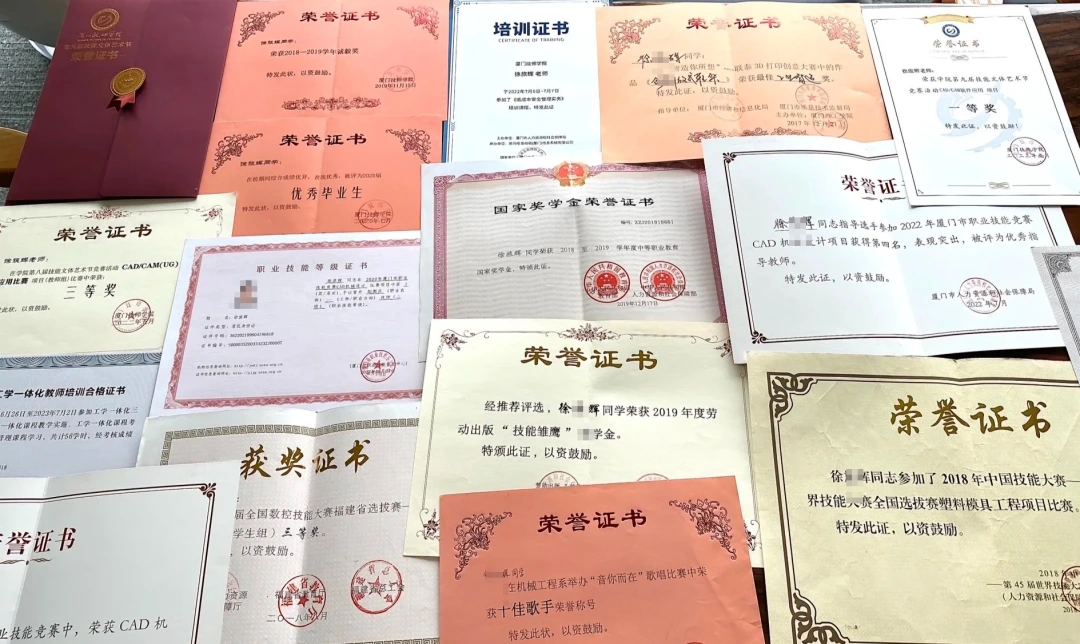 厦门一25岁班主任婚前一周跳楼自杀 家属称与工作压力大有关？