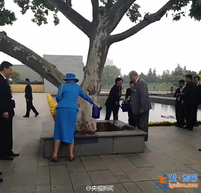 曾打破惯例两次访华 这位“个性女王”退位？