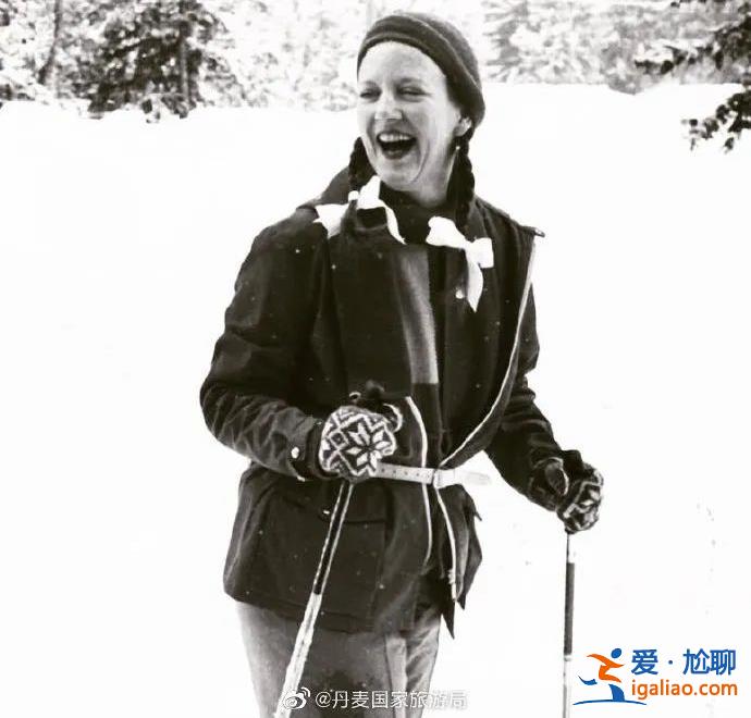 曾打破惯例两次访华 这位“个性女王”退位？