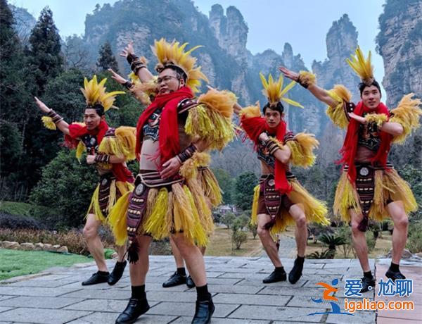 文旅局长变身茅古斯跳科目三，，为何出现如此情况[文旅局长科目三]？